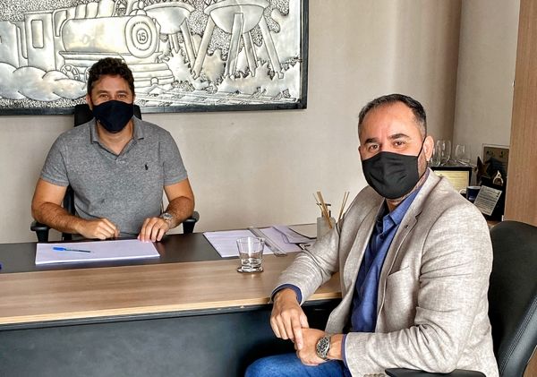 Dr. Luiz Paulo deseja sucesso aos novos administradores de Porto Velho durante encontro na capital