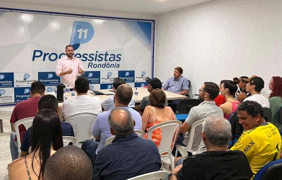 Luiz Paulo, pré-candidato a deputado estadual, se reúne com lideranças políticas