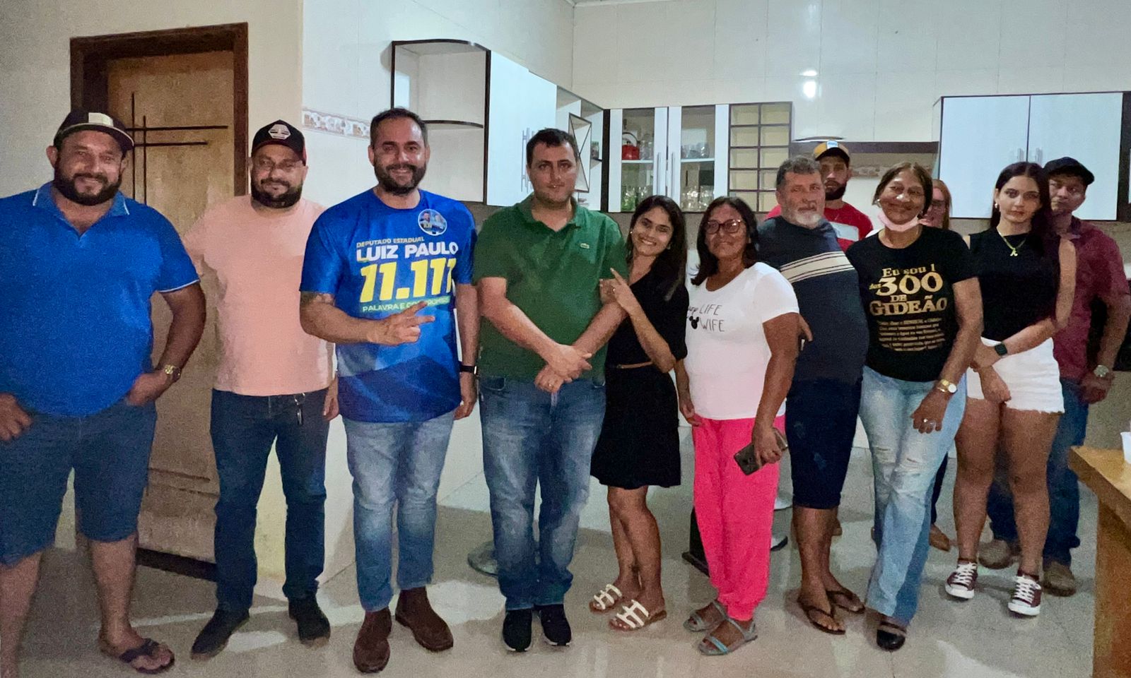Em Jaru, Luiz Paulo conversa com apoiadores e ouve a população